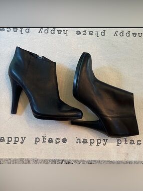 BAKERS Elegant Black Ankle Boots/NWOT